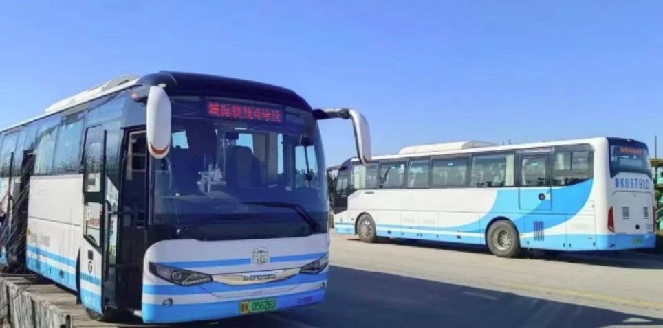 乘坐城際4號線，打卡布魯維斯、那香海、海草部落，連線貓頭山、火炬八街。
